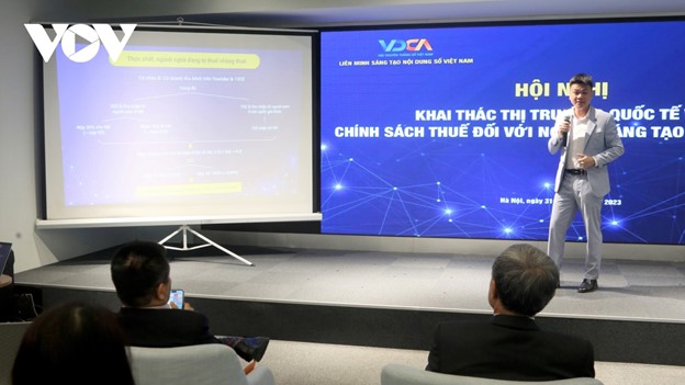 Ông Nguyễn Việt Tiệp, chuyên viên cao cấp về kế toán thuế, đại diện DCCA nêu các đề xuất về thuế lĩnh vực MMO.