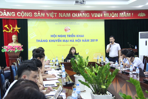 Thông tin chi tiết tại website thangkhuyenmaihanoi.vn; fanpage: Tháng khuyến mại Hà Nội hoặc gọi hotline 024.1081.