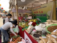 Hội chợ Đặc sản Vùng miền Việt Nam: Cầu nối 3 