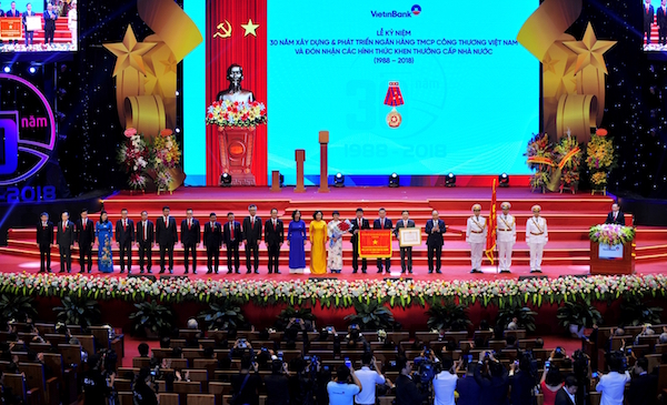 Đảng và Nhà nước trao tặng Huân chương Lao động hạng Nhất lần 2 và Cờ Thi đua của Chính phủ cho VietinBank nhân kỷ niệm 30 năm xây dựng và phát triển