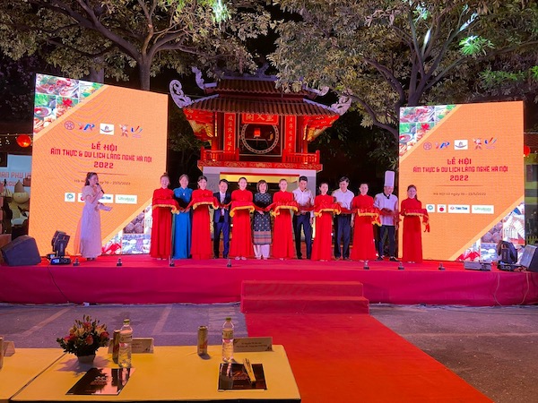 Lễ hội Ẩm thực và Du lịch làng nghề Hà Nội năm 2022 diễn ra từ ngày 19/5 đến ngày 23/5/2022 tại đường Lê Quang Đạo, đối diện đường đua F1, Mỹ Đình, quận Nam Từ Liêm, Hà Nội.