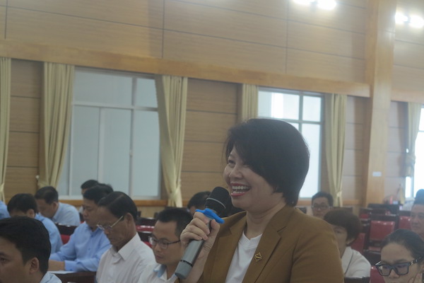 Bà Thái Phương Hoà, Tổng Giám đốc Sun Group – Vùng miền Nam kiến nghị tại Hội nghị