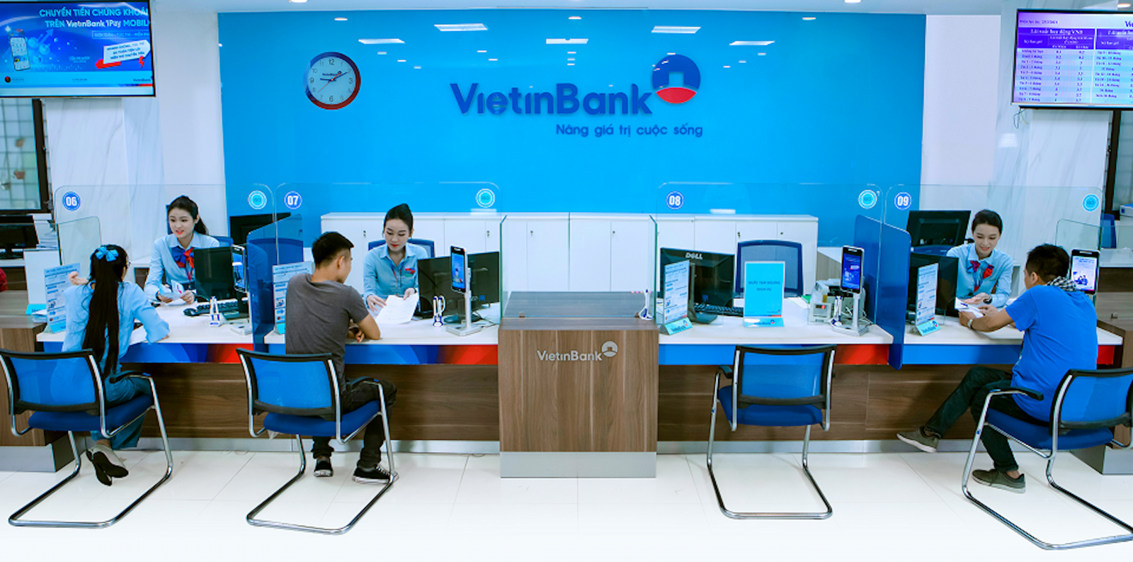 VietinBank đang không ngừng đa dạng sản phẩm, dịch vụ mang hàm lượng công nghệ cao nhằm thu hút người tiêu dùng.