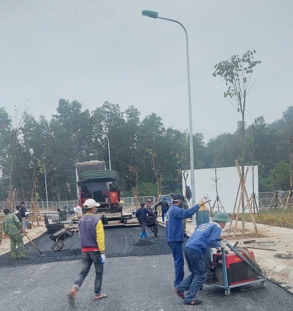 Gói thầu số 02 dự án đường giao thông động lực kết nối các khu vực kinh tế của Điện Biên đang thi công. 