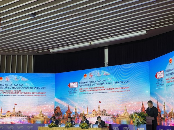 Việt Nam đã đón hơn 87 triệu lượt khách trong 8 tháng đầu năm 2023, đạt 70% so với năm 2019, trong đó khách quốc tế là 7,8 triệu lượt, gấp 5,4 lần so với cùng kỳ năm 2022, tổng thu từ du lịch đạt hơn 482 nghìn tỷ đồng...