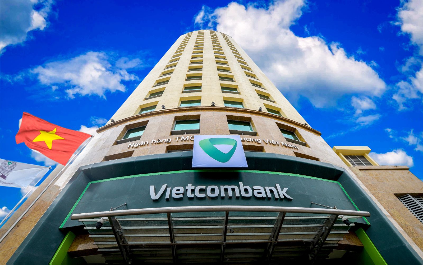 Những ngày mới thành lập Vietcombank là NH đối ngoại duy nhất của Việt Nam, thực hiện thanh toán quốc tế, thanh toán vay nợ và viện trợ nhà nước, quản lý và điều hành ngoại hối… 