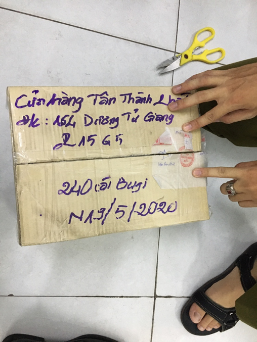 240 chiếc bugi giả nhãn hiệu NGK đã bị thu giữ tại cơ sở kinh doanh ở Quận 5, TP Hồ Chí Minh