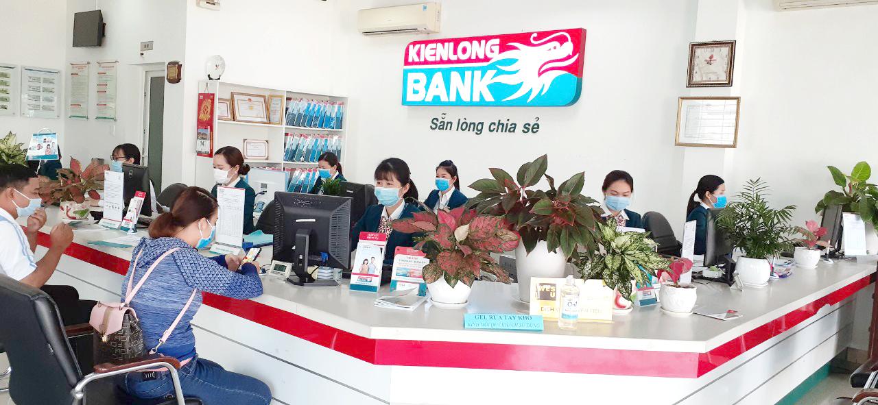 Hưởng ứng lời kêu gọi của Thủ tướng Chính phủ, Ngân hàng Nhà nước (NHNN) và Ủy ban Trung ương Mặt trận Tổ quốc Việt Nam, Kienlongbank đã ủng hộ số tiền 15 tỷ đồng trong công tác hỗ trợ phòng, chống dịch Covid-19. 