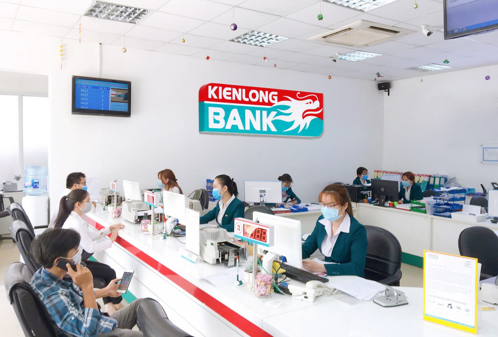 Kienlongbank miễn phí chuyển tiền trong và ngoài hệ thống dành cho mọi khách hàng