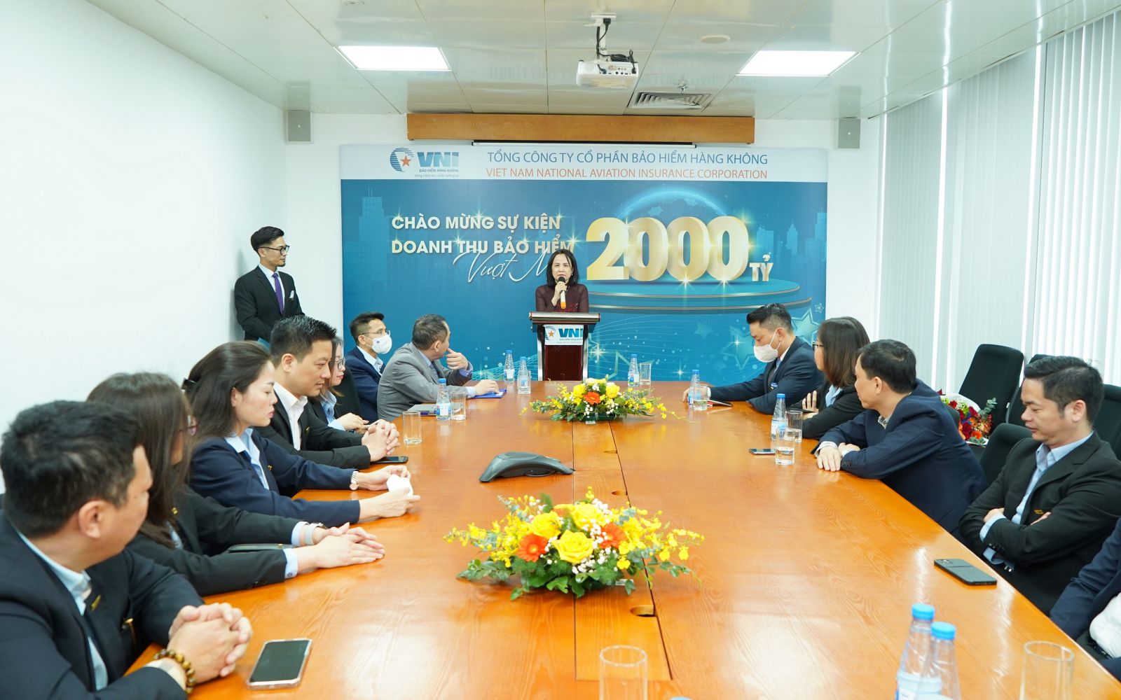 Chủ tịch HĐQT Lê Thị Hà Thanh ghi nhận và gửi lời cảm ơn tới những cống hiến, nỗ lực của 1.600 CBNV VNI đã cùng tạo nên những thành tựu của VNI ngày hôm nay