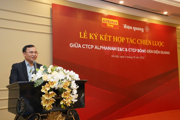 Ông Hồ Quỳnh Hưng - Chủ tịch hội đồng quản trị công ty Điện Quang chia sẻ trong lễ ký kết