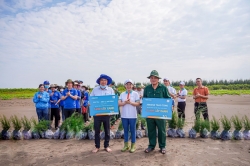 ABBANK tài trợ trồng 13.000 cây phi lao tại rừng phòng hộ ven biển Tiền Giang