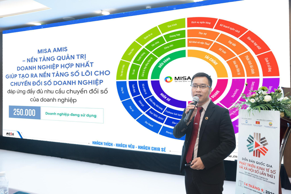 Ông Trịnh Văn Biển - Giám đốc Chuyển đổi số MISA chia sẻ về hệ sinh thái số giúp đổi mới quản trị doanh nghiệp