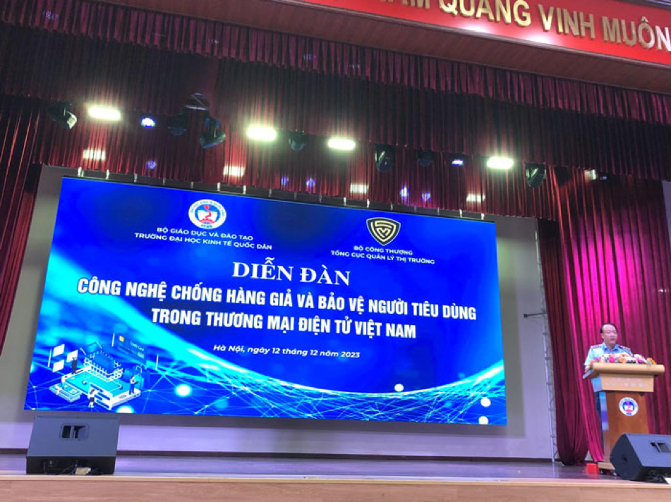 Ông Trần Hữu Linh, Tổng cục trưởng Tổng cục Quản lý thị trường phát biểu tại Diễn đàn công nghệ chống giả và bảo vệ người tiêu dùng trong thương mại điện tử Việt Nam 
