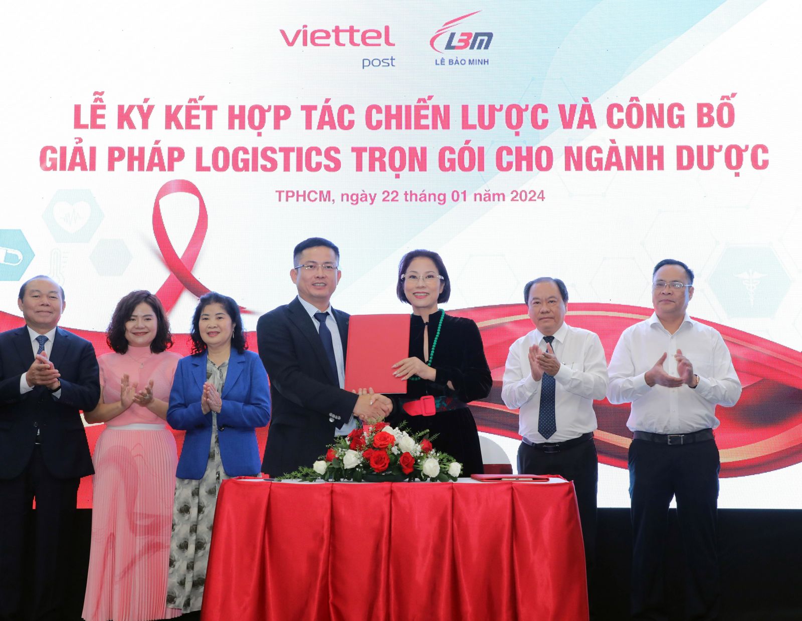 Tổng Công ty Cổ phần Bưu chính Viettel (Viettel Post) và Công ty Cổ phần Lê Bảo Minh ký kết hợp tác chiến lược và công bố “Giải pháp Logistics trọn gói cho ngành Dược”. Đây là lần đầu tiên tại Việt Nam có một bộ giải pháp chuyên biệt toàn trình đáp ứng được các tiêu chuẩn của ngành.