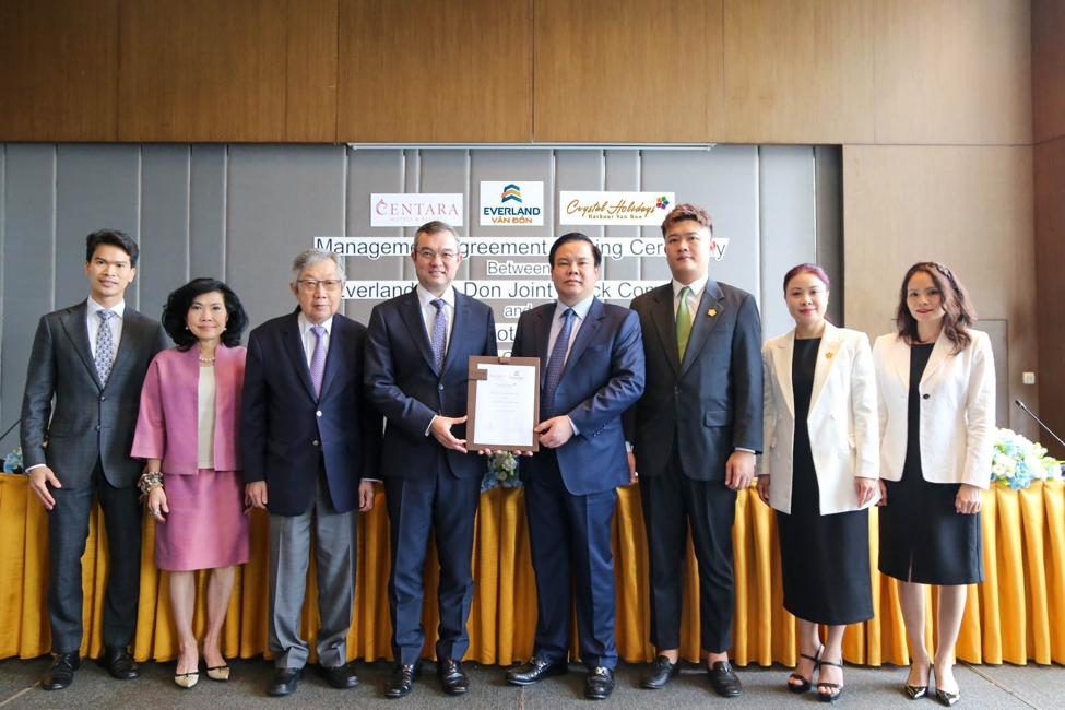 Lễ ký kết Hợp đồng quản lý vận hành Centara Hotel & Residences Vân Đồn giữa Tập đoàn Everland và Tập đoàn Centara Hotels & Resorts tại Bangkok (Thái Lan) vào tháng 3/2023. 