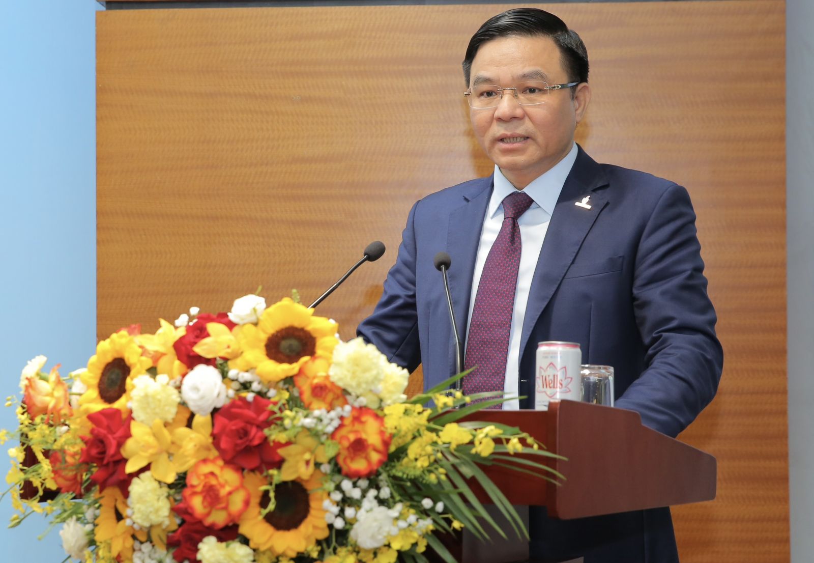 Đồng chí Lê Mạnh Hùng, Bí thư Đảng ủy, Chủ tịch HĐTV Petrovietnam phát biểu tại buổi lễ
