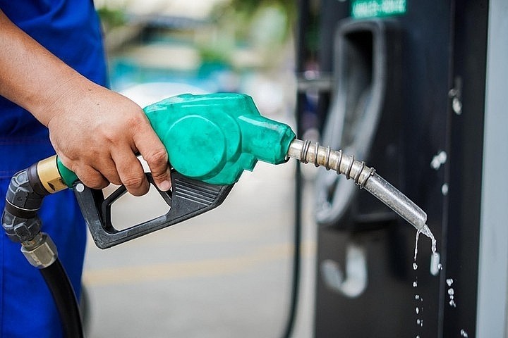 Giá xăng bán lẻ dự báo sẽ tăng từ 0,6 - 1,2% và Liên bộ Tài chính - Công Thương có thể sẽ tiếp tục trích lập Quỹ bình ổn giá xăng dầu đối với dầu mazut.