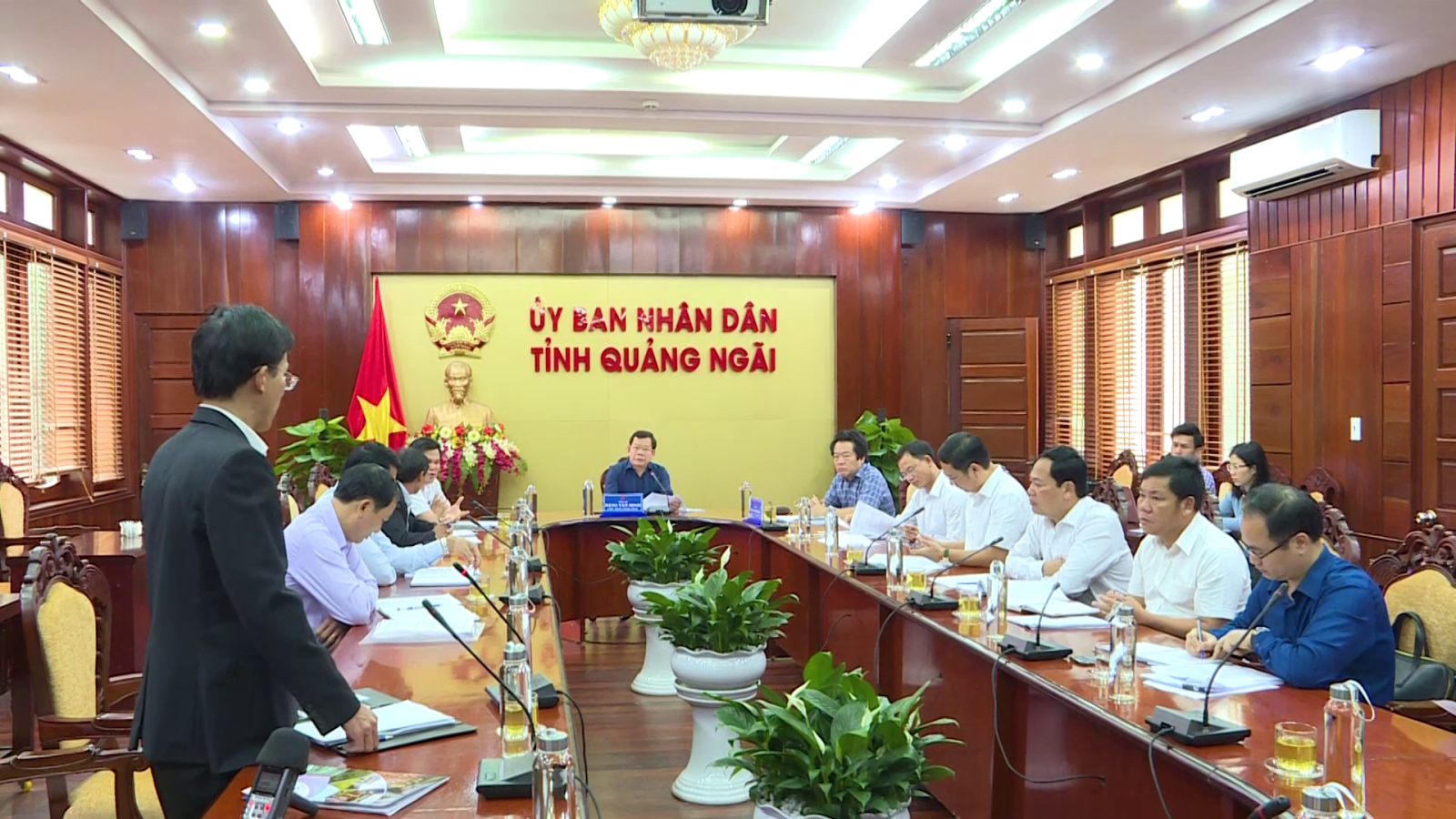 UBND tỉnh Quảng Ngãi họp tháo gỡ vướng mắc một số dự án. Ảnh: Mỹ An