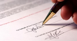 Các tình huống pháp luật lao động: Có phải ký mới khi hợp đồng lao động xác định thời hạn thứ hai hết hạn?
