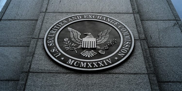 SEC đã lo lắng về sự biến động giá cực mạnh và gian lận trong tiền điện tử, đồng thời 75% giao dịch bitcoin diễn ra ở nước ngoài, trên các sàn giao dịch nước ngoài không được kiểm soát có thể bị thao túng