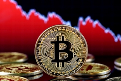 Bitcoin giảm sâu, thị trường tiền điện tử ngập sắc đỏ