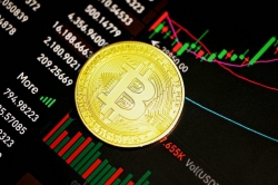 Bitcoin hồi phục nhẹ sau khi mất mốc 60.000 USD