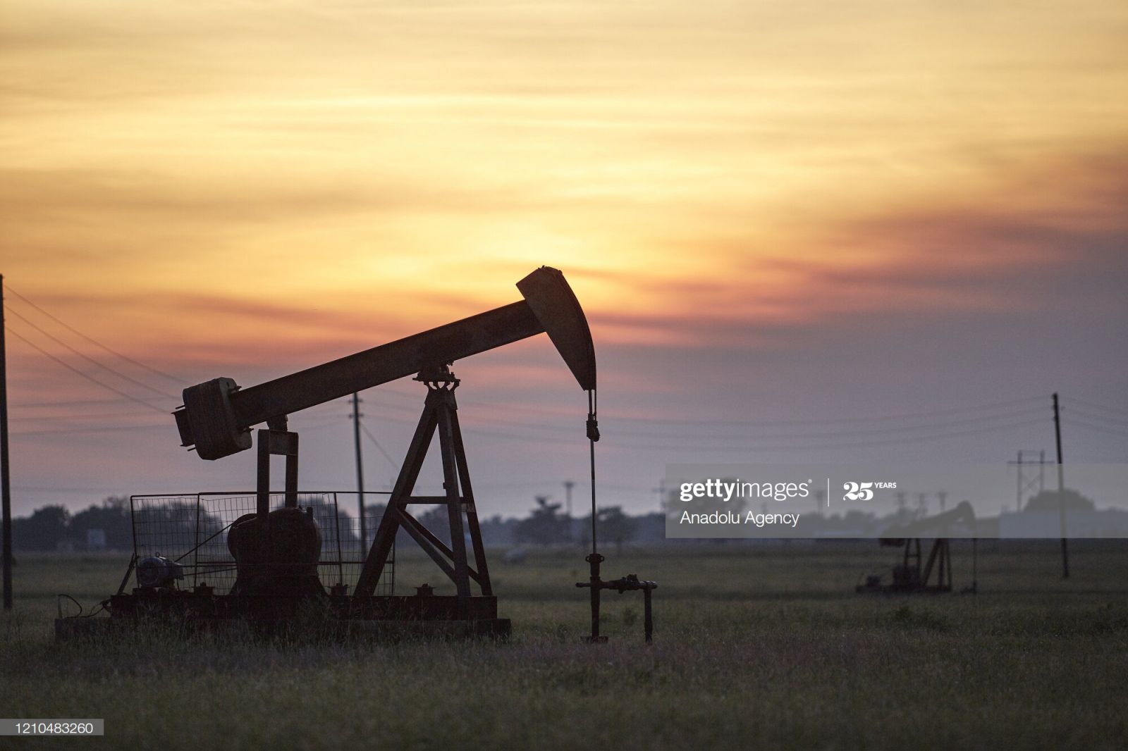 Một cần trục bơm dầu thô từ mặt đất gần Lending, Texas ở Hoa Kỳ (ảnh: Getty Images)