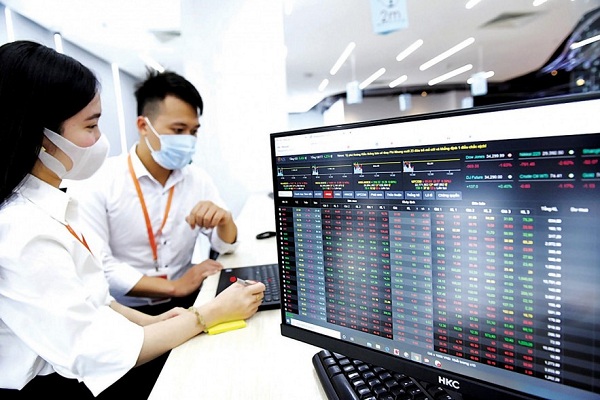 Dư địa tăng trưởng của thị trường chứng khoán Việt Nam năm 2022 là vẫn triển vọng. Mặt bằng lãi suất chưa có những thay đổi mạnh trong ngắn hạn, dòng tiền vẫn được giữ lại trên thị trường