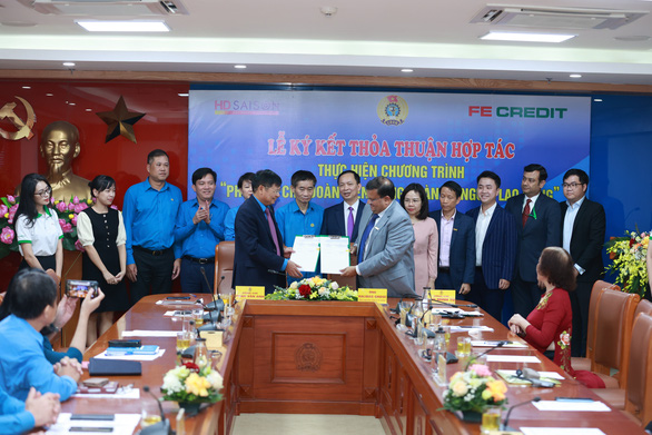 công ty Tài chính FE CREDIT và TLĐLĐ Việt Nam đã ký kết thỏa thuận hợp tác triển khai gói vay tiêu dùng ưu đãi 10.000 tỷ đồng dành cho công nhân với mức lãi suất giảm đến 50%