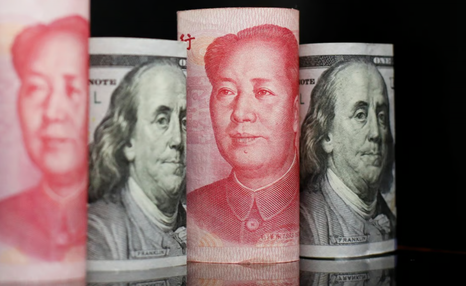 Bắc Kinh đã tìm cách giảm sự phụ thuộc vào đồng đô la kể từ năm 2018, khi cựu tổng thống Donald Trump phát động cuộc chiến thương mại với Trung Quốc. Ảnh: Reuters