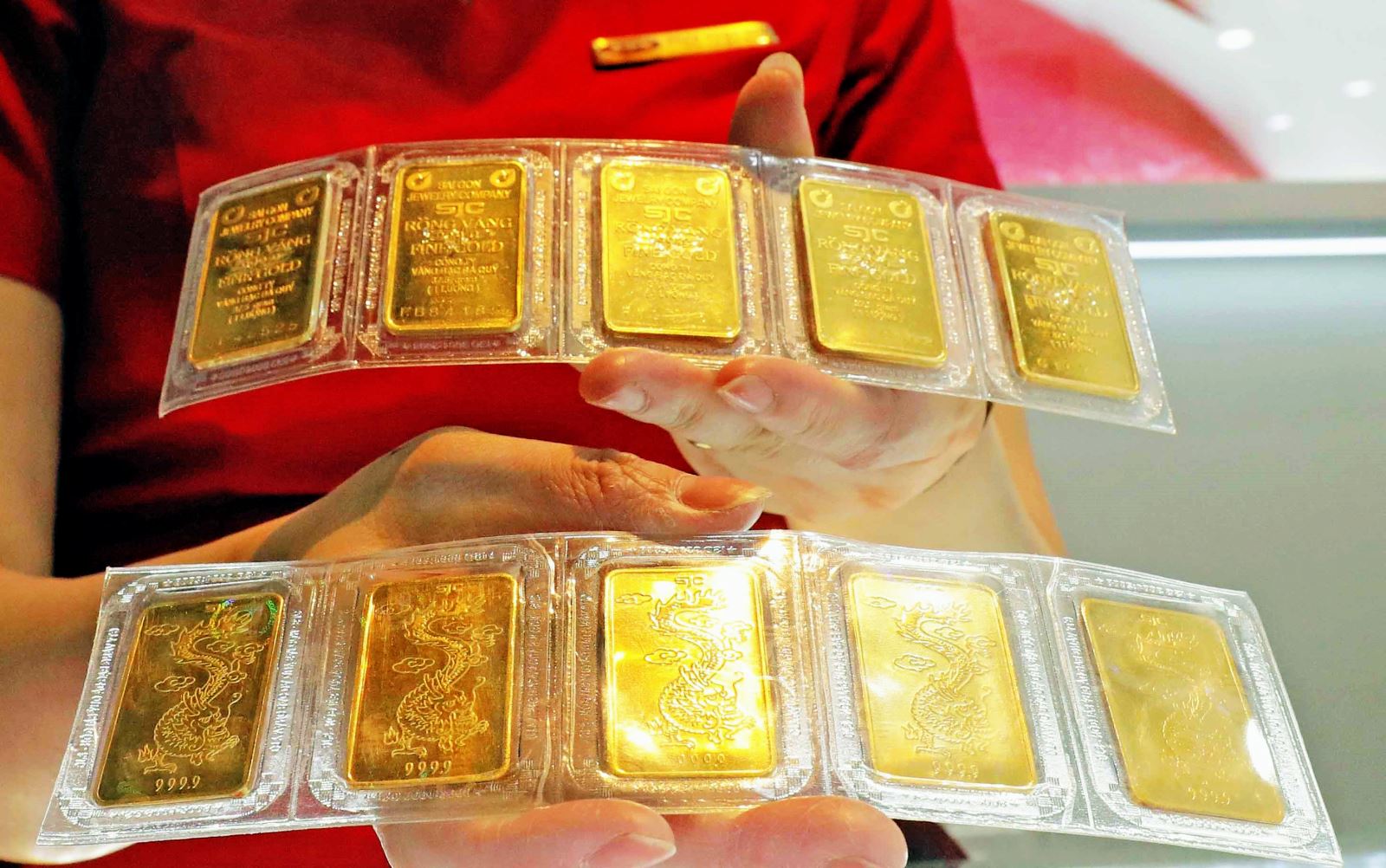 Năm 2023, 40 quốc gia trên thế giới đã nhập hơn 800 tấn vàng để tăng dự trữ ngoại tệ của quốc gia mình thay vì dự trữ bằng đồng USD,p/dẫn đến nhu cầu về vàng tăng cao