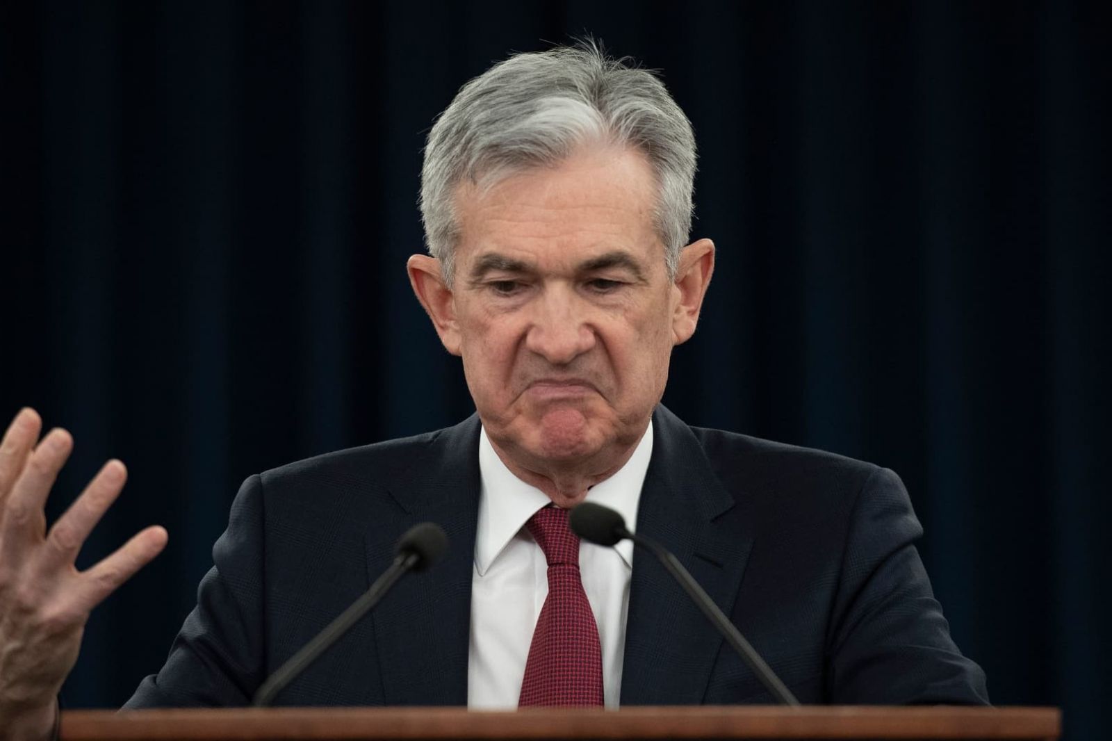 Các ngân hàng trung ương hàng đầu, đặc biệt là Fed đều hiểu rằng, để lãi suất quá cao trong thời gian quá lâu là một rủi ro lớn, nhưng việc cắt giảm lãi suất sớm còn là rủi ro lớn hơn