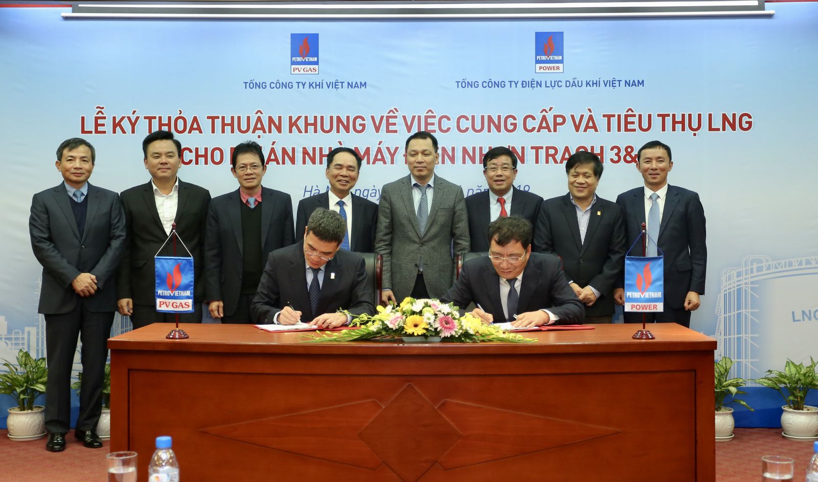 Đại diện PVGAS và PVPower ký kết thỏa thuận khung về việc cung cấp và tiêu thụ LNG cho Nhà máy điện Nhơn Trạch 3&4