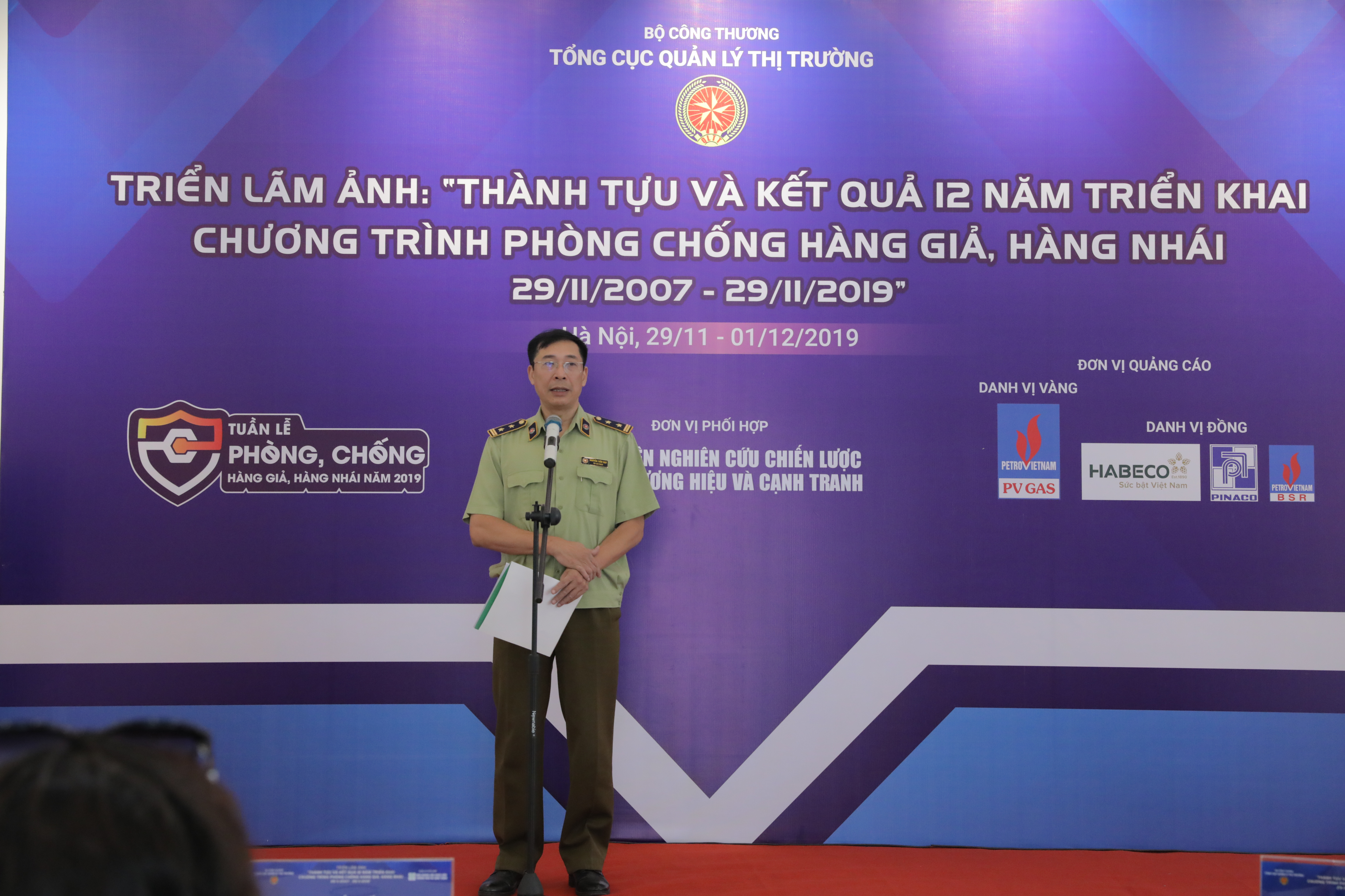 Ông Nguyễn Tiến Đạt - Phó Cục trưởng Cục Nghiệp vụ (Tổng cục Quản lý thị trường) phát biểu tại Triển lãm
