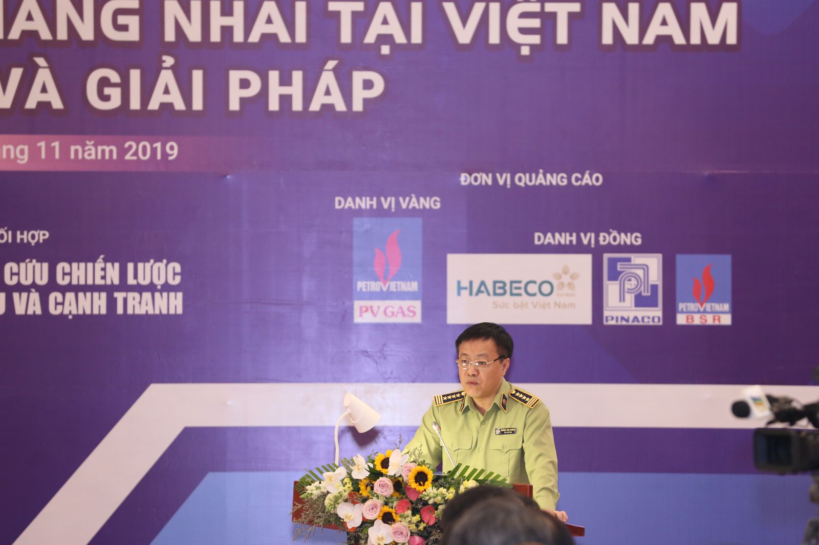 Ông Hoàng Ánh Dương - Phó Tổng Cục trưởng Tổng cục QLTT phát biểu tại Diễn đàn