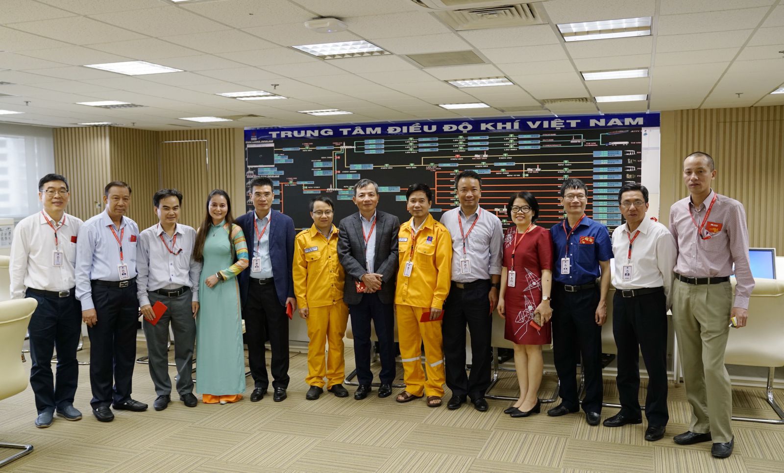 Ban Lãnh đạo và Công đoàn PV GAS thăm cán bộ trực tại Trung tâm Điều độ khí Việt Nam