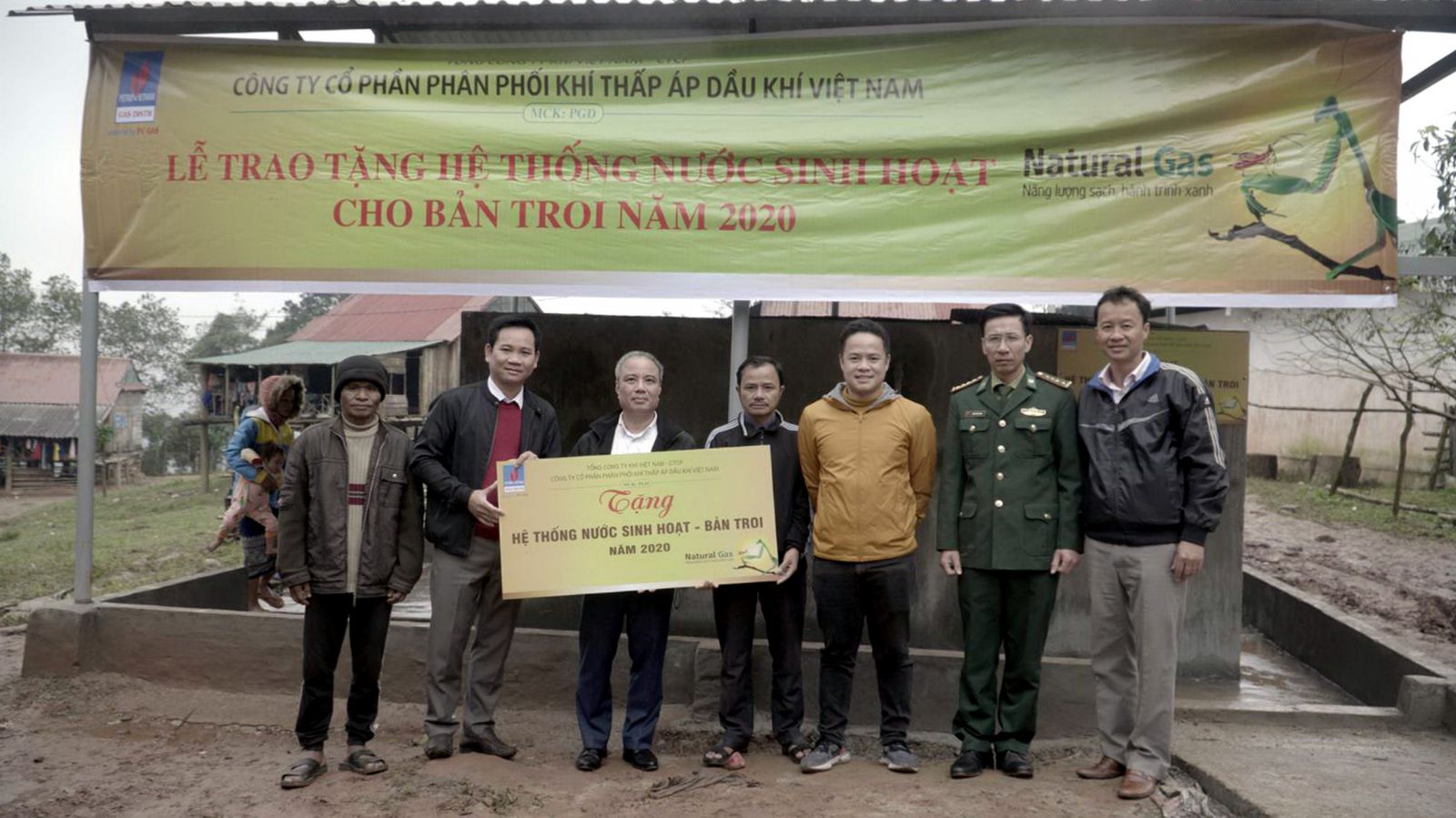 PV GAS D phối hợp trao hệ thống nước ngọt cho đồng bào xã Thượng Trạch, huyện Bố Trạch, Quảng Bình