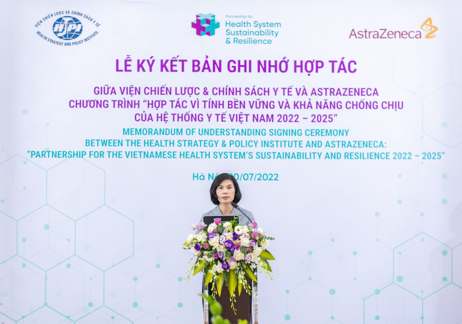 TS. Trần Thị Mai Oanh, Viện trưởng Viện CL&CSYT trình bày khuyến nghị chính sách, kế hoạch và mục tiêu trong giai đoạn mới