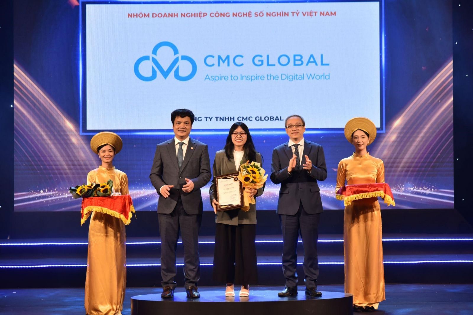 CMC Global vinh dự được VINASA lựa chọn vào nhóm Doanh nghiệp Công nghệ số nghìn tỷ nắm 2023