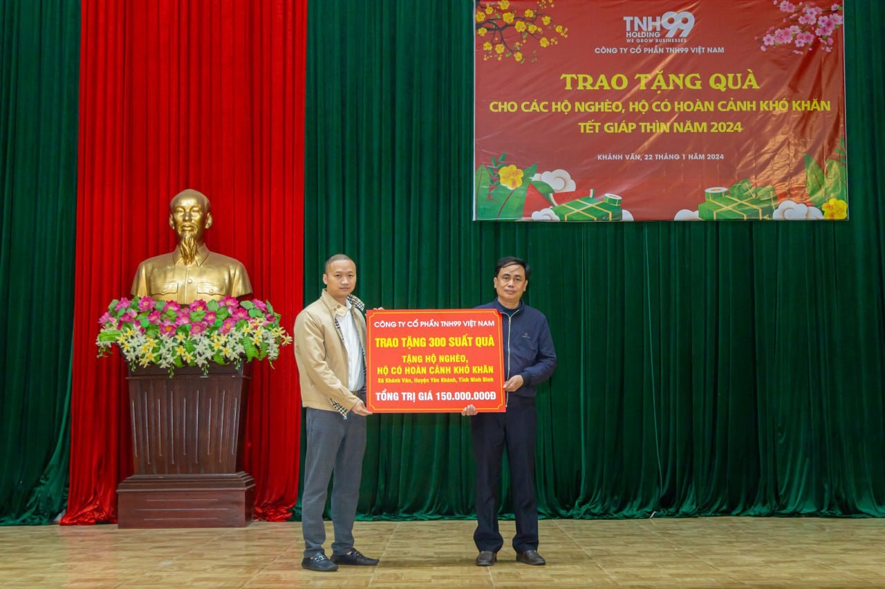 ngày 22/1, Công ty cổ phần TNH99 Việt Nam có mặt tại xã Khánh Vân, huyện Yên Khánh, tỉnh Ninh Bình để trao tặng 300 phần quà.