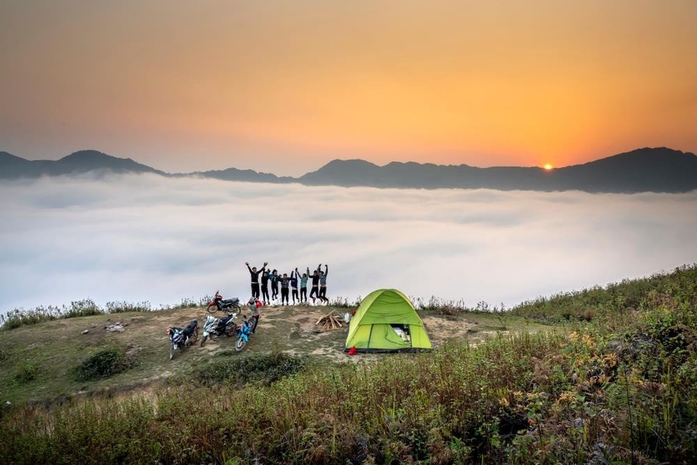 Tà Xùa – Bắc Yên là một địa điểm yêu thích của các bạn trẻ muốn khám phá vẻ đẹp thiên nhiên, chinh phục những con đường đèo khúc khuỷu, ngắm nhìn thiên đường mây bồng bềnh.