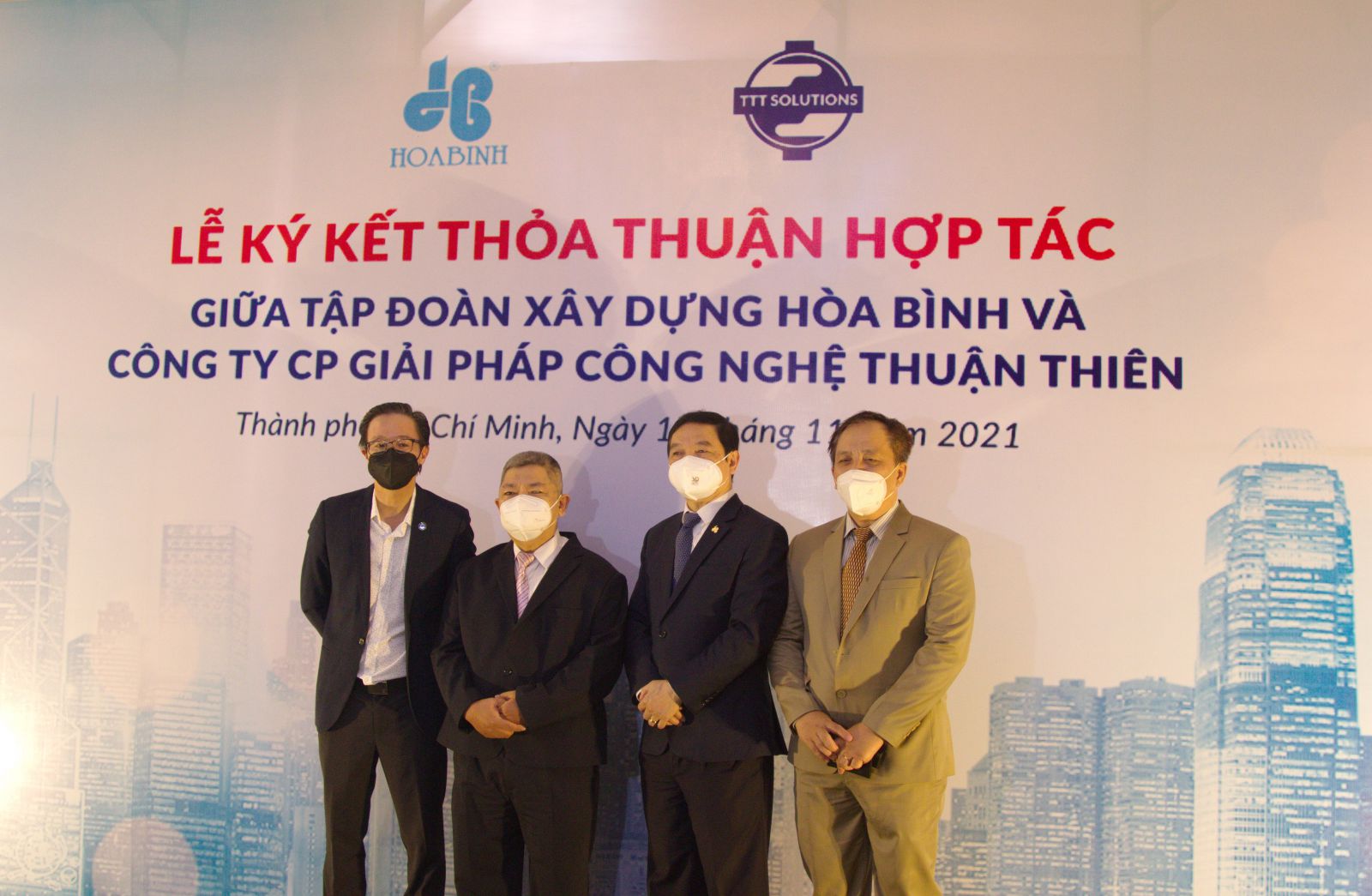 Lễ Ký kết thỏa thuận hợp tác giữa Tập đoàn Xây dựng Hòa Bình và Công ty CP Giải pháp Công nghệ Thuận Thiên 