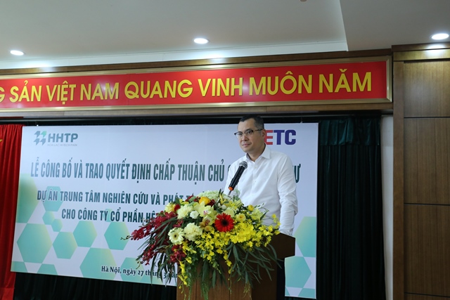 2.	Thứ trưởng Bộ KH&CN, Trưởng ban Quản lý khu CNC Hòa Lạc Phạm Đại Dương phát biểu tại Lễ Trao quyết định đầu tư