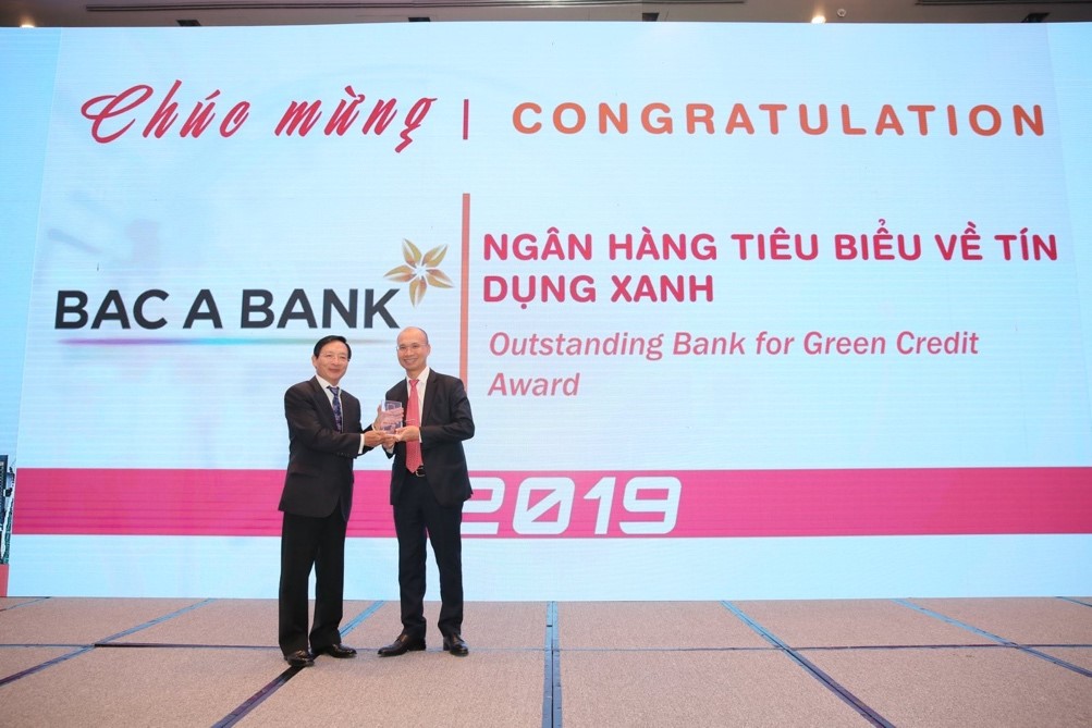 BAC A BANK vinh dự nhận giải thưởng Ngân hàng tiêu biểu về Tín dụng xanh 2019 trong khuôn khổ Giải thưởng Ngân hàng Việt Nam tiêu biểu (VOBA)