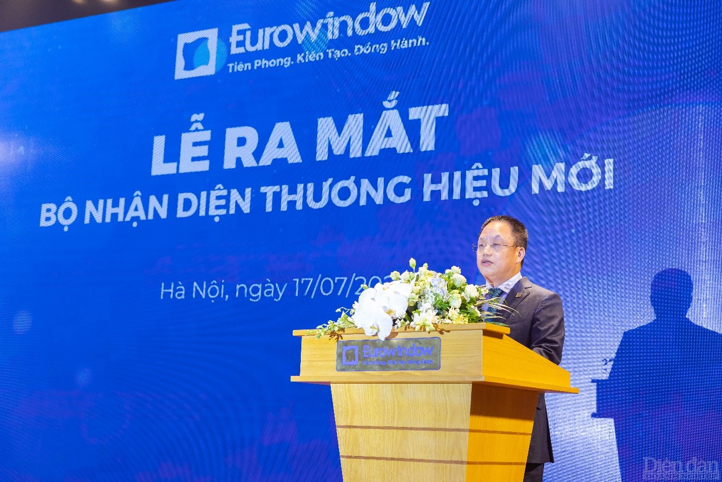 TGĐ Eurowindow Nguyễn Cảnh Hồng phát biểu công bố ra mắt bộ nhận diện thương hiệu mới