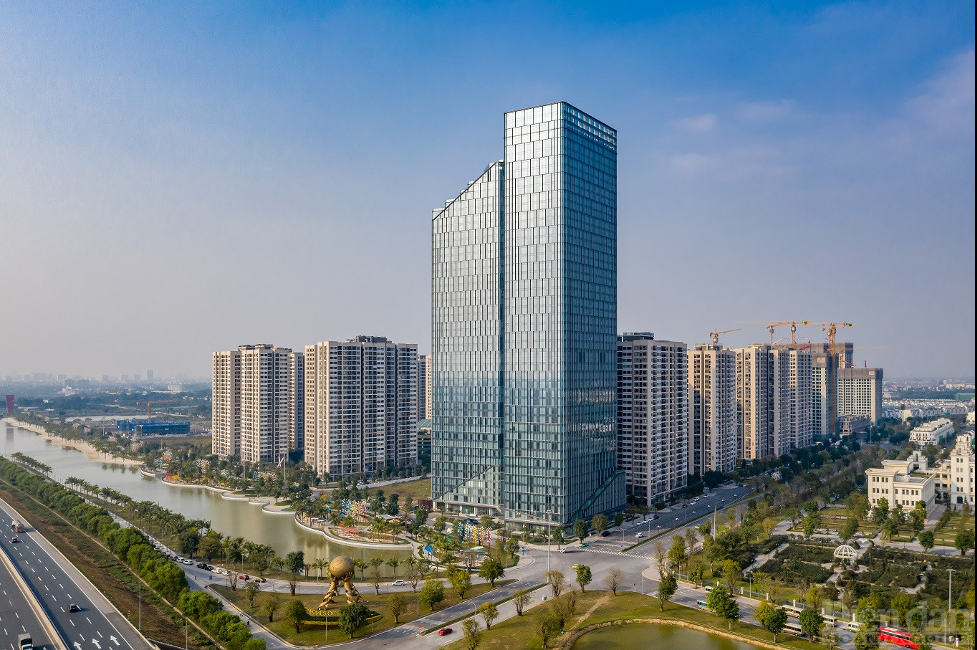 Eurowindow tự hào kiến tạo nên những cao ốc đẳng cấp hàng đầu Việt Nam, trong đó có Techno Park Tower - Tòa tháp văn phòng cao thứ 3 Hà Nội, được cấp chứng chỉ công trình xanh Leed Platium.