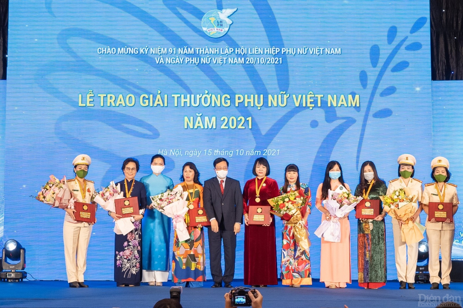Doanh nhân Nguyễn Thị Bảo Hiền nhận giải Phụ nữ của năm 2021