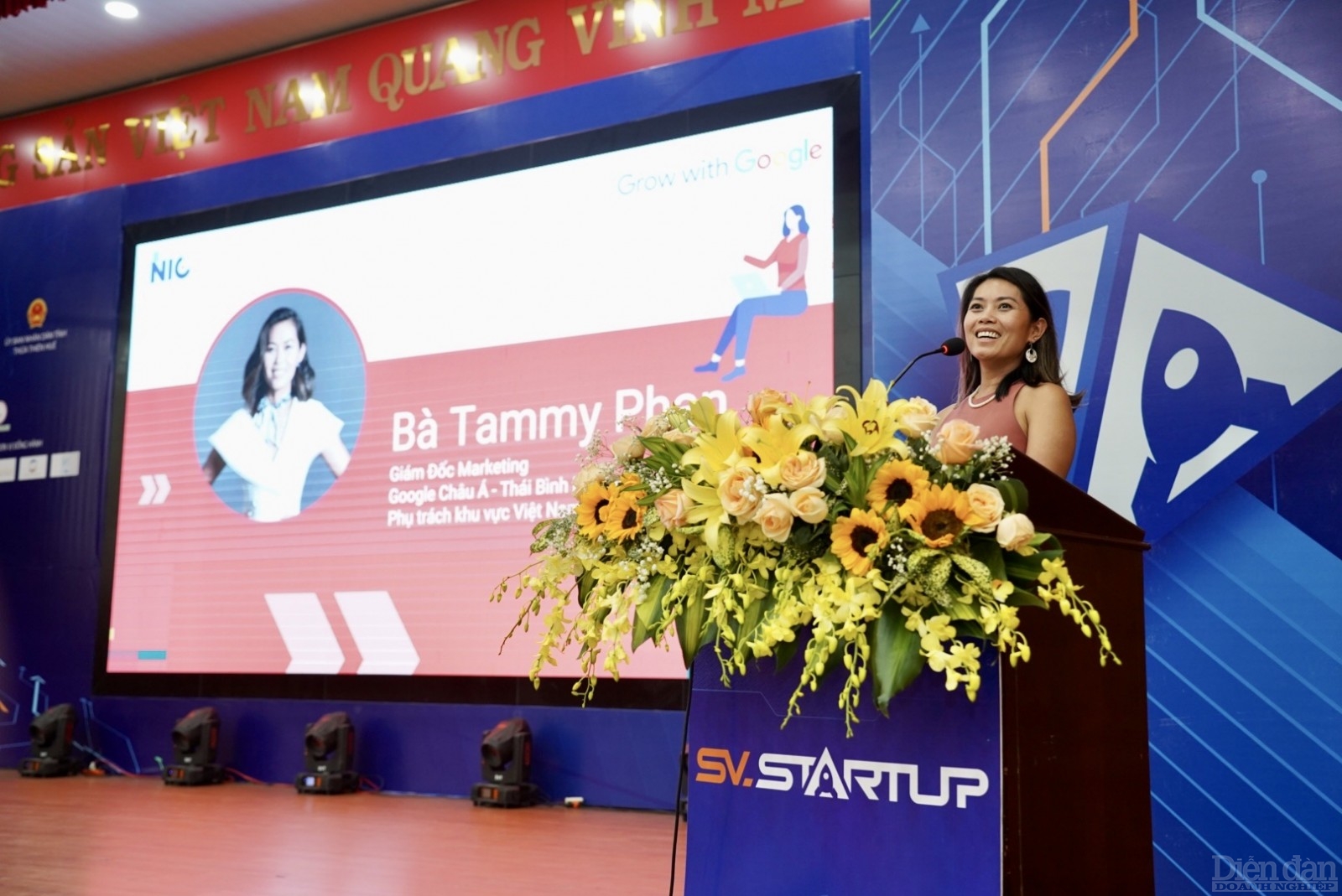 Bà Tammy Phan, Giám đốc Marketing Google Châu Á Thái Bình Dương, Phụ trách Việt Nam phát biểu tại sự kiện