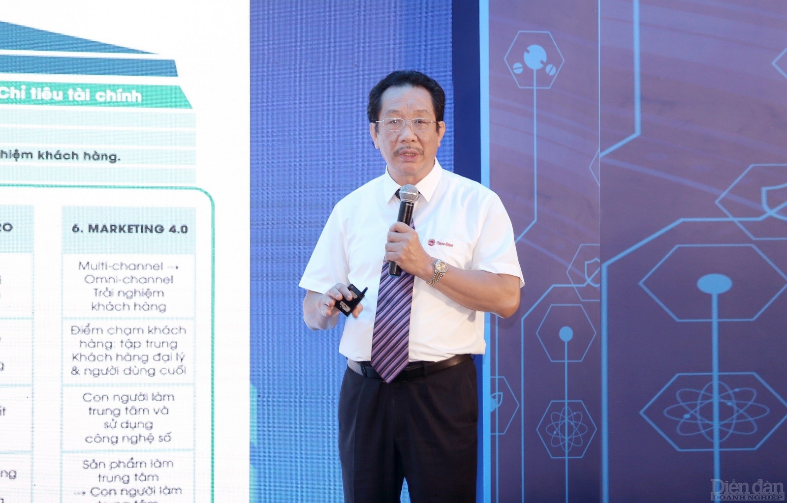 Ông Nguyễn Đoàn Kết, Phó Chủ tịch HĐQT, Phó Tổng Giám đốc Công ty Cổ phần Bóng đèn Phích nước Rạng Đông.